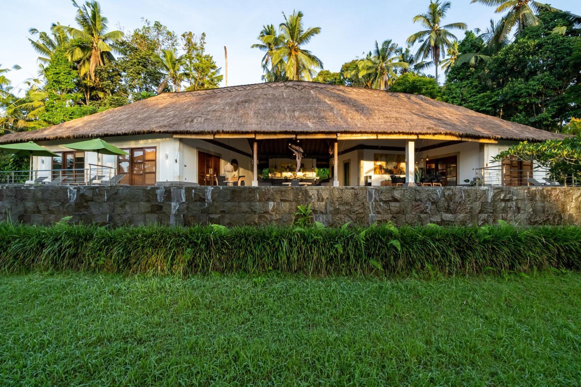 Villa Themma Jungle - Sumptuous 3Br Luxury Villa With Majestic Jungle View North Of Ubud מראה חיצוני תמונה